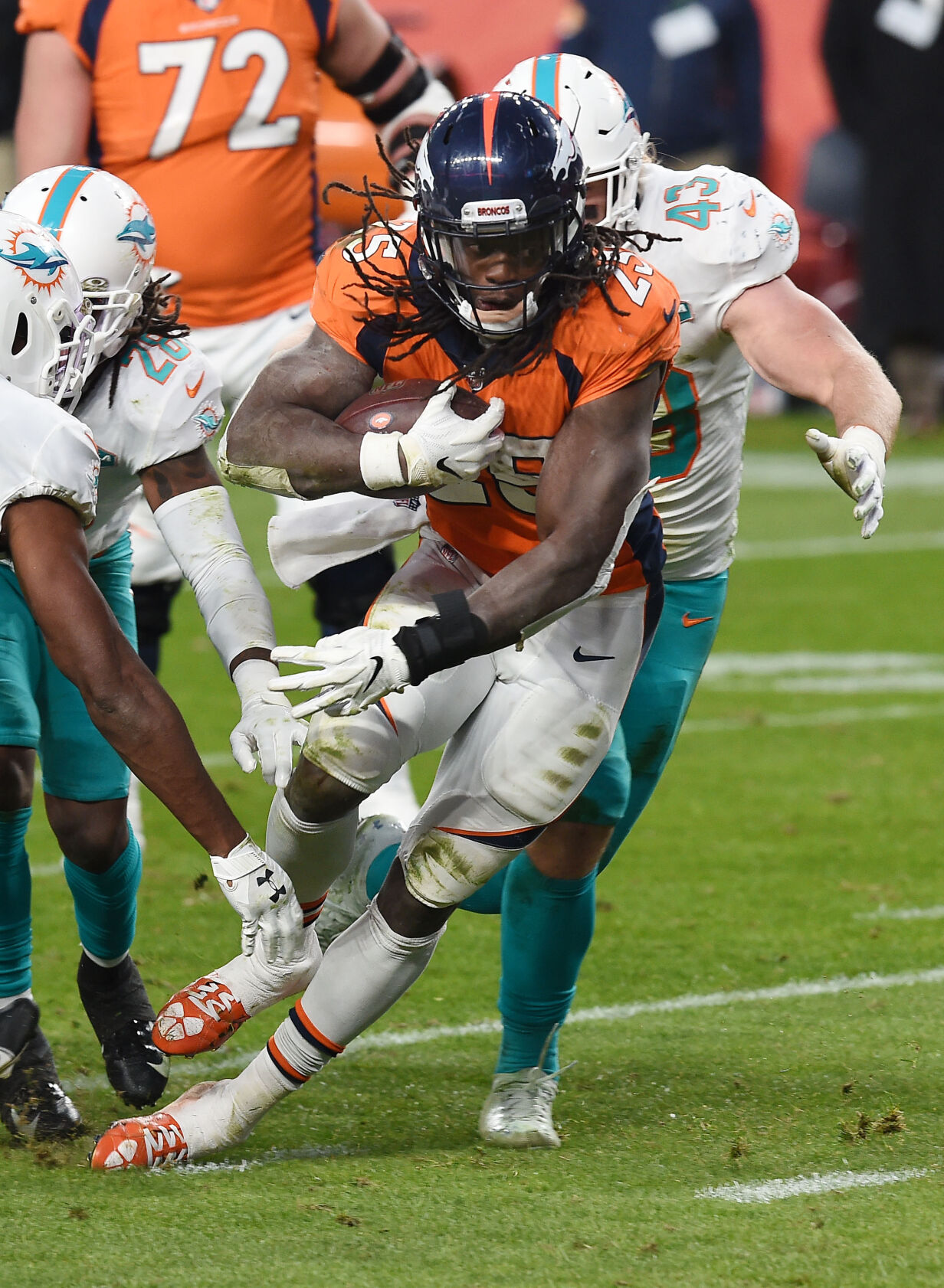 112320-s-broncos 2683.jpg